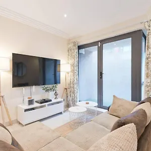 Apartment Captivating 2-bed In 1